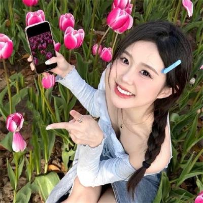 挥著翅膀的女孩